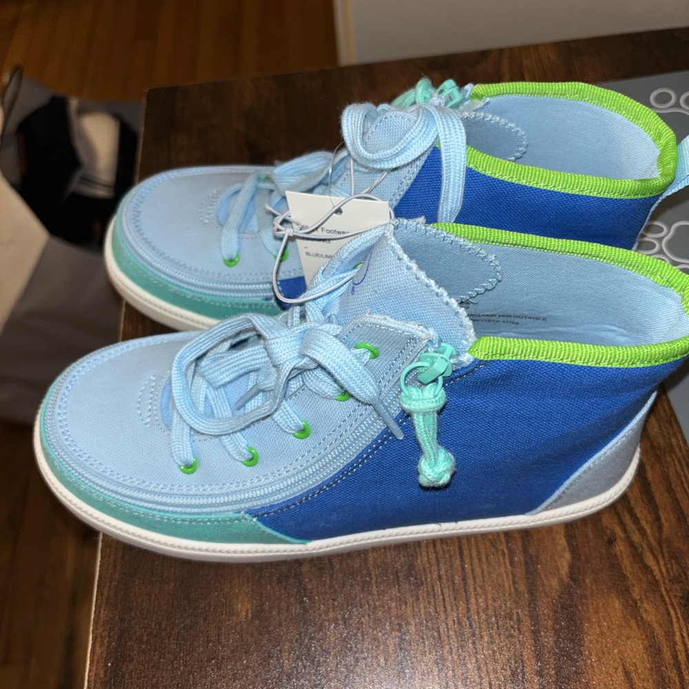 NEW Kids High-Top Sneakers - Picture 3 of 7